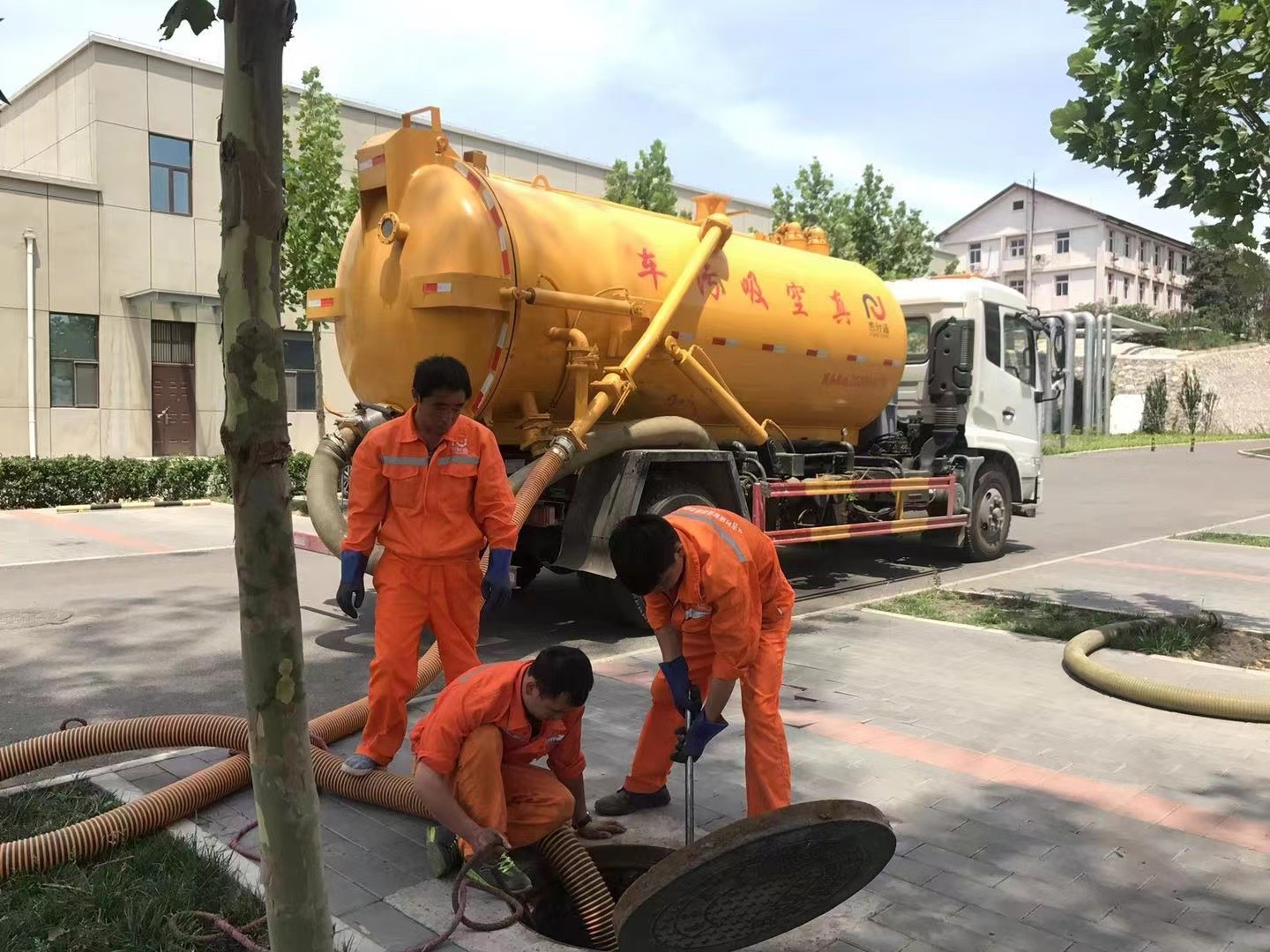 郧西化粪池清理与5-8吨吸粪车施工效率分析